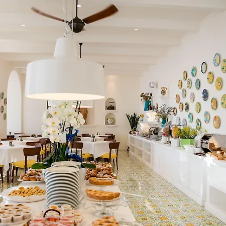 Minerva Hotel 4*